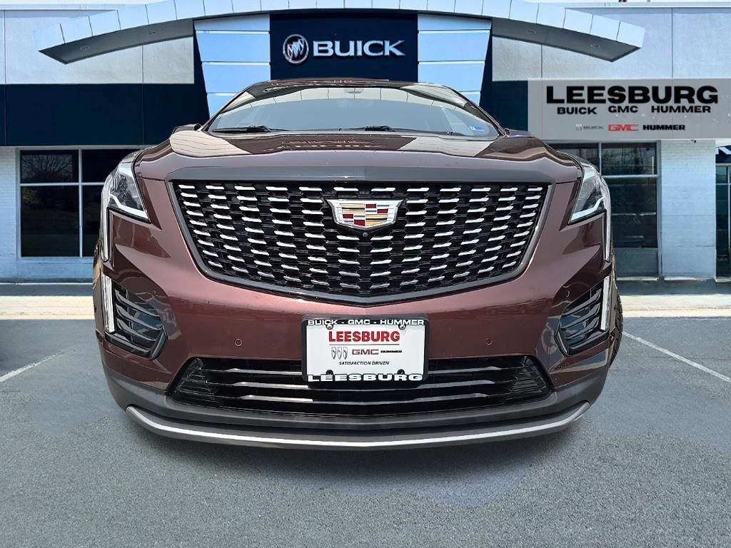 Used 2022 Cadillac XT5 Premium Luxury w/ Technology Package FWD image 2