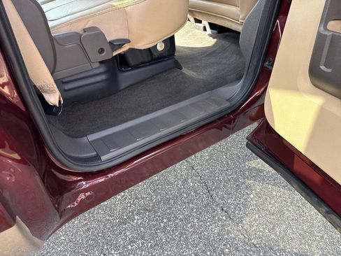 Used 2011 Ford F350 Lariat w/ Lariat Interior Pkg image 32