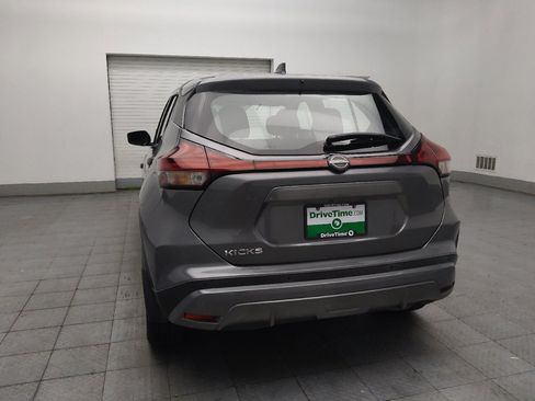 Used 2022 Nissan Kicks S FWD image 6