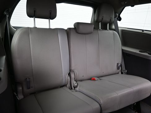 Used 2020 Toyota Sienna XLE FWD image 15
