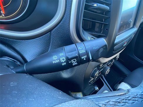 Used 2016 Jeep Cherokee Latitude w/ Comfort/Convenience Group image 26