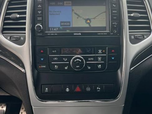 Used 2012 Jeep Grand Cherokee SRT8 w/ Luxury Group II AWD/4WD image 28