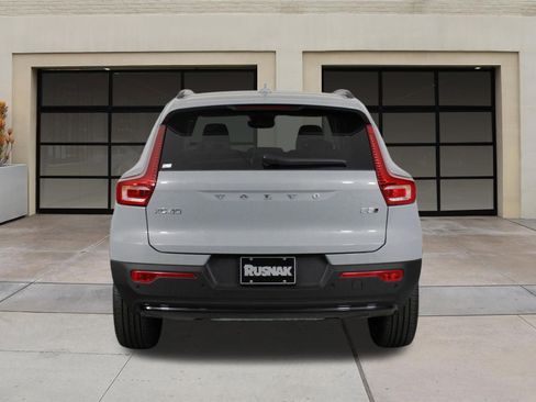 New 2026 Volvo XC40 B5 Plus w/ Protection Package Premier AWD/4WD image 4