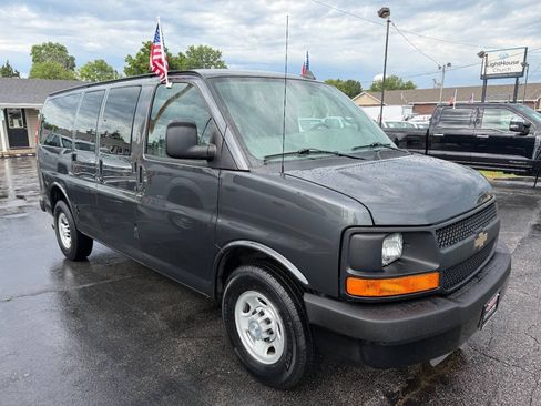 Used 2016 Chevrolet Express 2500 LS RWD image 4