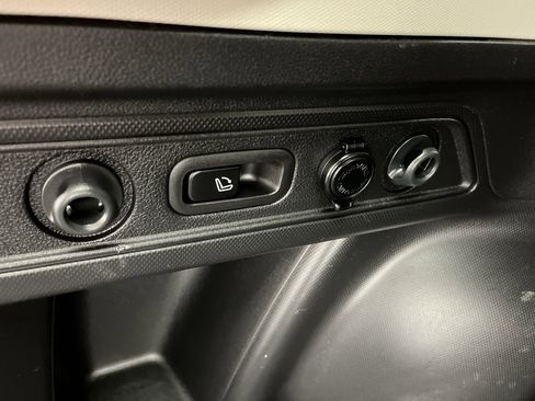 Used 2019 Subaru Forester Touring image 30