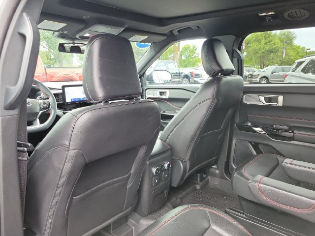 Certified 2024 Ford Explorer ST-Line w/ Class IV Trailer Tow Package AWD/4WD image 29