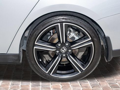 Used 2025 Honda Accord Sport image 39
