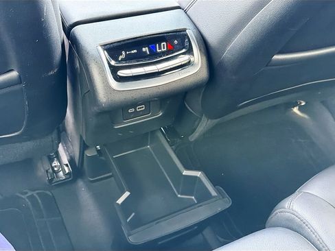 Used 2024 Cadillac XT6 Luxury FWD image 26