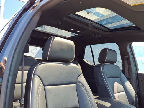 Certified 2023 Chevrolet Traverse Premier w/ Redline Edition AWD/4WD image 23