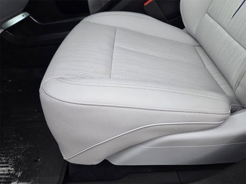 New 2025 Cadillac Lyriq Luxury image 25