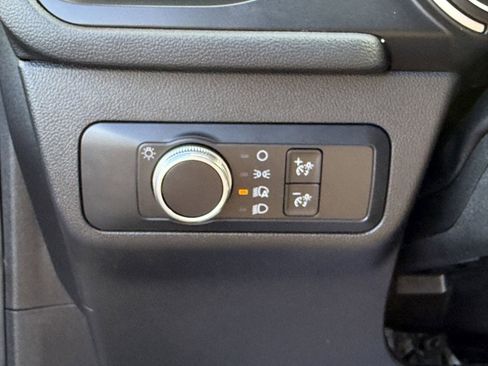 Used 2020 Ford Escape SE image 23