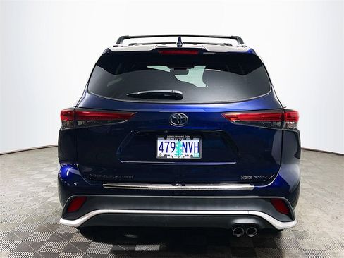Certified 2022 Toyota Highlander XSE image 7