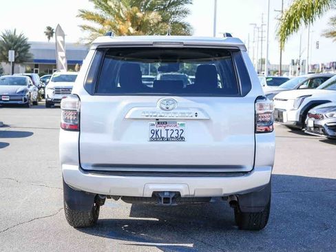 Used 2022 Toyota 4Runner SR5 AWD/4WD image 7