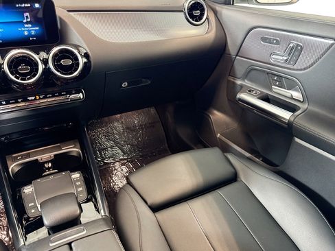 Certified 2022 Mercedes-Benz GLA 250 w/ Premium Package Lite image 21