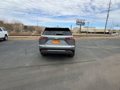 Used 2025 Chevrolet Equinox LT image 7