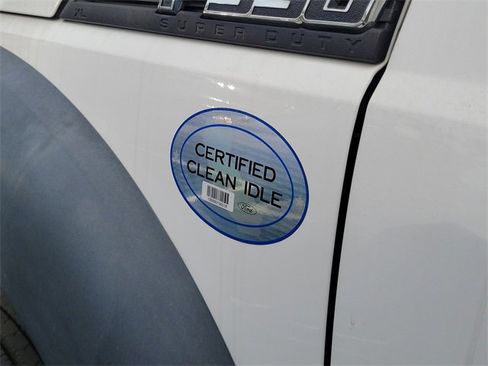 Used 2015 Ford F550 2WD Regular Cab Super Duty image 8