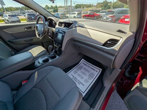 Used 2015 Chevrolet Traverse LT FWD image 40