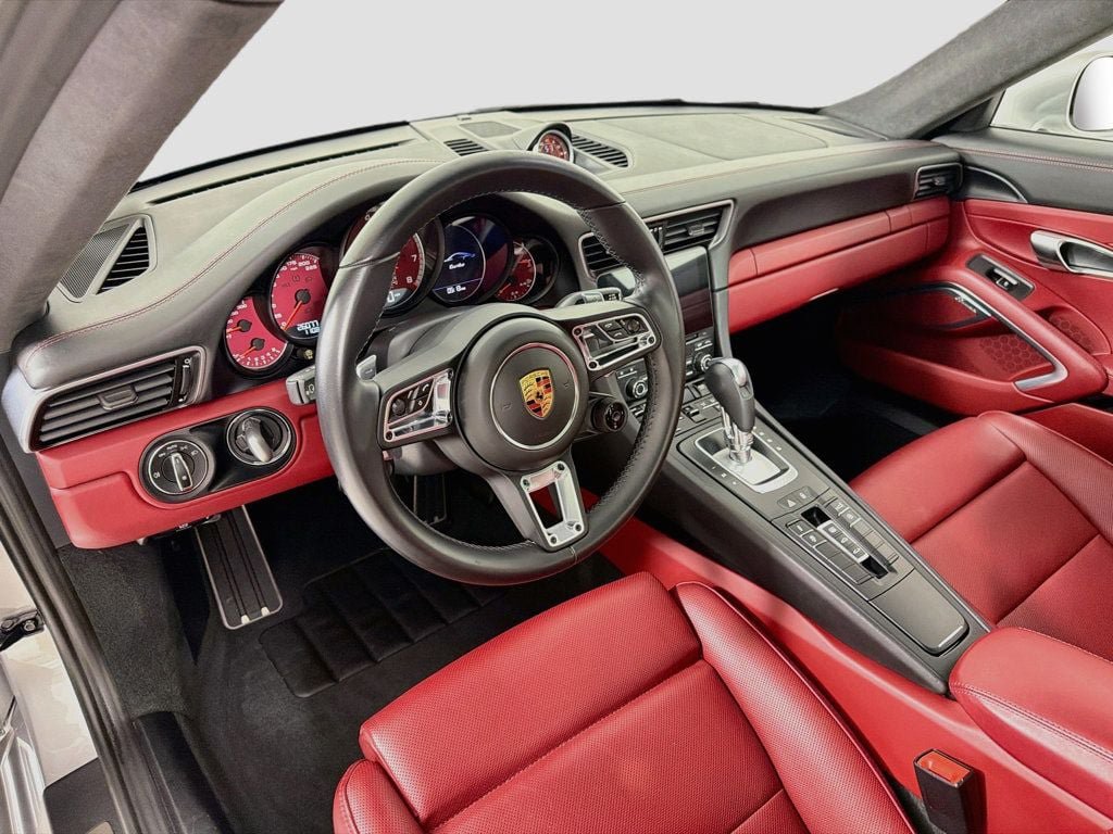 Certified 2017 Porsche 911 4 Coupe AWD/4WD image 4