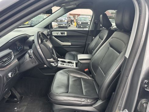 Used 2022 Ford Explorer Limited w/ Equipment Group 301A image 12