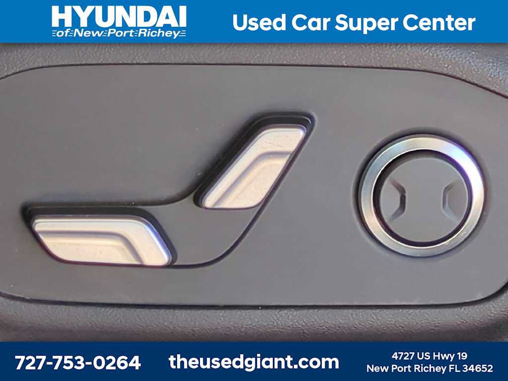 Used 2025 Hyundai Santa Fe SEL FWD image 23