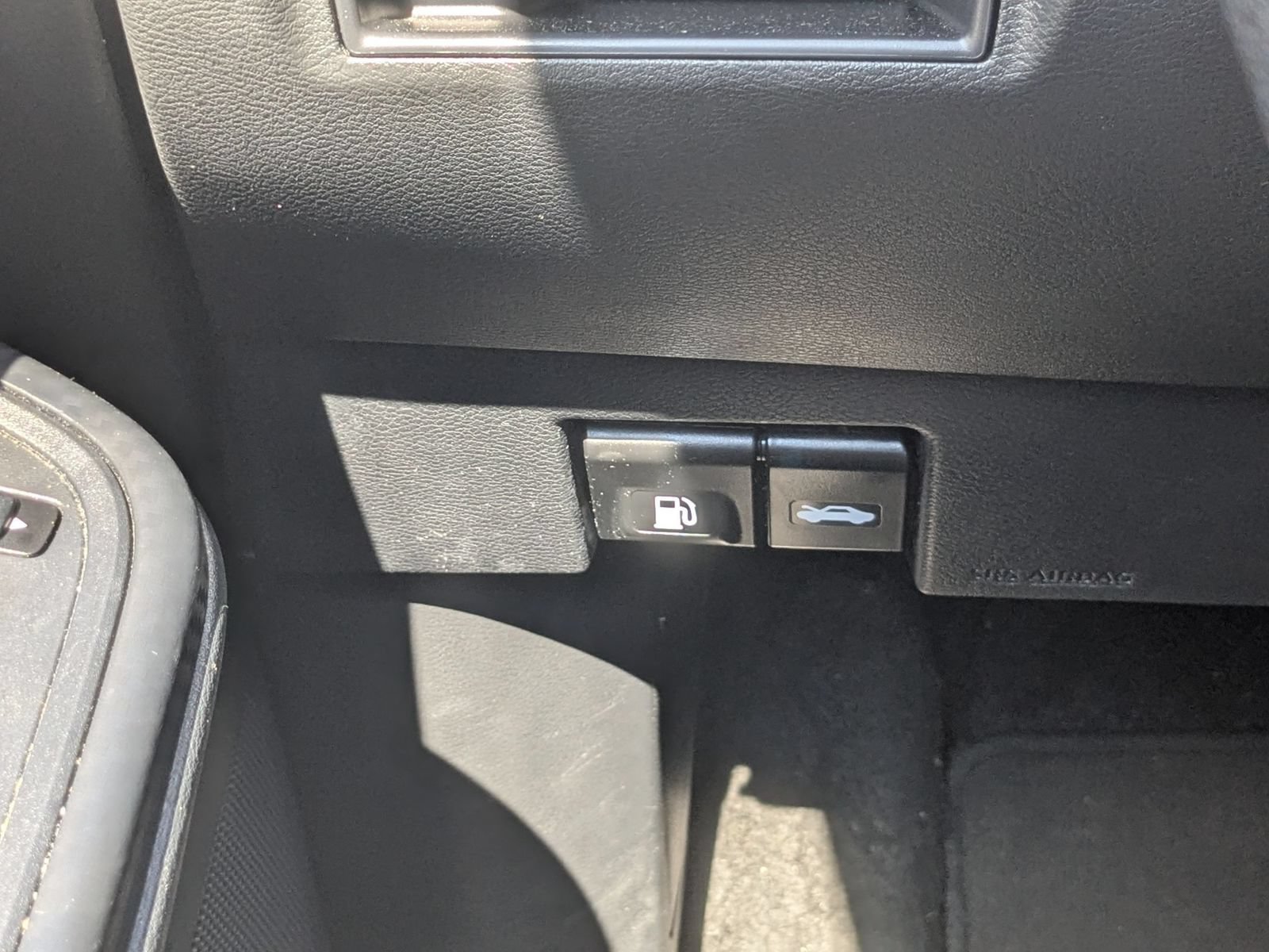 Used 2025 Nissan Versa SV FWD image 15
