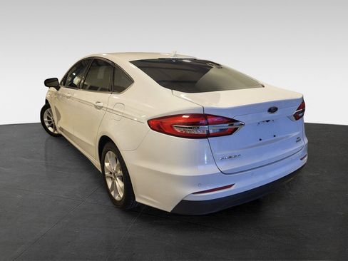 Used 2020 Ford Fusion SE image 6