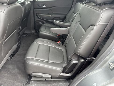 Used 2023 GMC Acadia SLT w/ Preferred Package FWD image 23