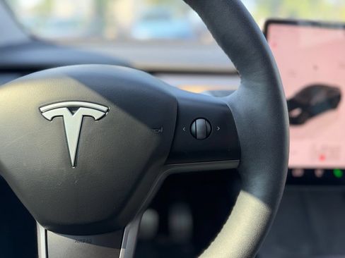 Used 2024 Tesla Model Y Performance AWD/4WD image 34