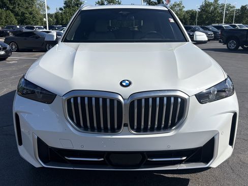 Certified 2024 BMW X5 xDrive40i w/ Parking Assistance Package AWD/4WD image 3