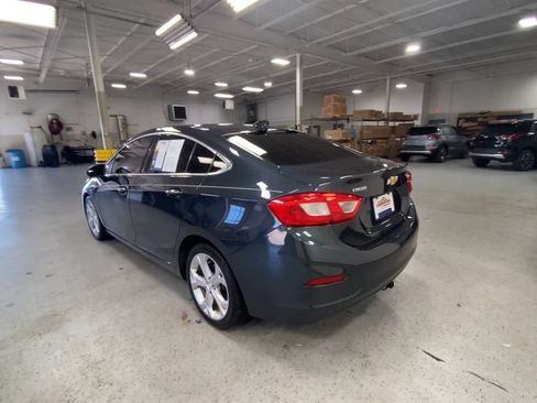 Used 2017 Chevrolet Cruze Premier w/ Enhanced Convenience Package FWD image 9