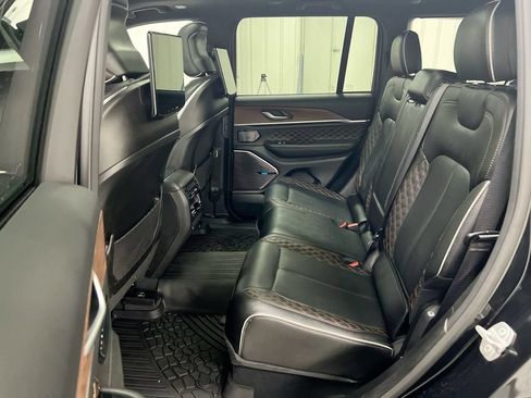 Used 2023 Jeep Grand Cherokee Summit w/ Rear Seat Video Group I AWD/4WD image 24