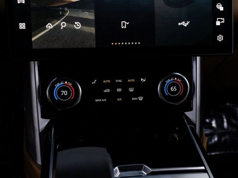 Used 2023 Land Rover Range Rover Autobiography image 35