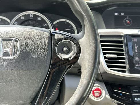 Used 2017 Honda Accord EX-L image 10