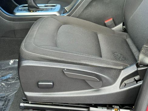 Used 2022 Chevrolet Colorado LT w/ LT Convenience Package image 17