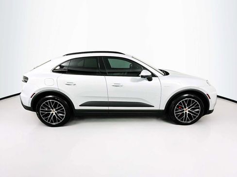 Certified 2025 Porsche Macan 4S Electric image 8