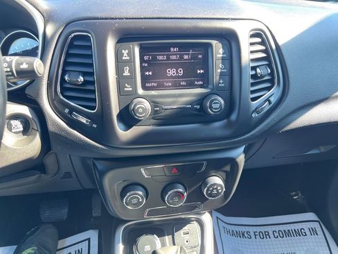 Used 2018 Jeep Compass Latitude image 21