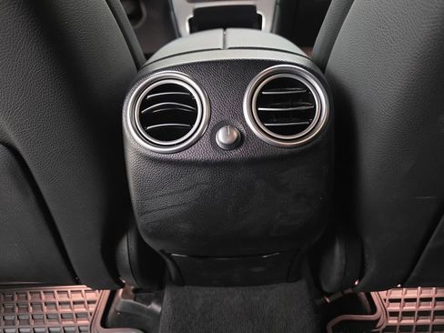 Used 2021 Mercedes-Benz GLC 300 4MATIC image 25