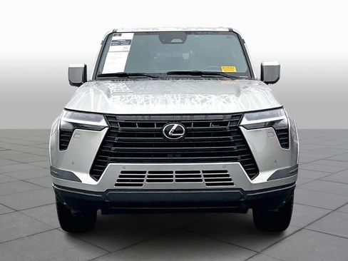 Used 2025 Lexus GX 550 w/ Accessory Package (2T) image 4