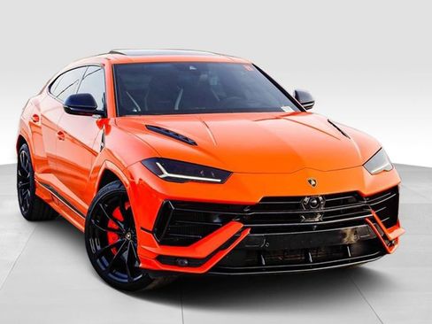 Used 2023 Lamborghini Urus S image 2