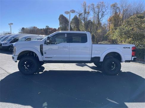 New 2026 Ford F250 Lariat w/ Black Appearance Package image 33