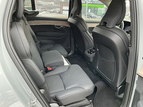 Used 2025 Volvo XC90 B5 Plus image 20