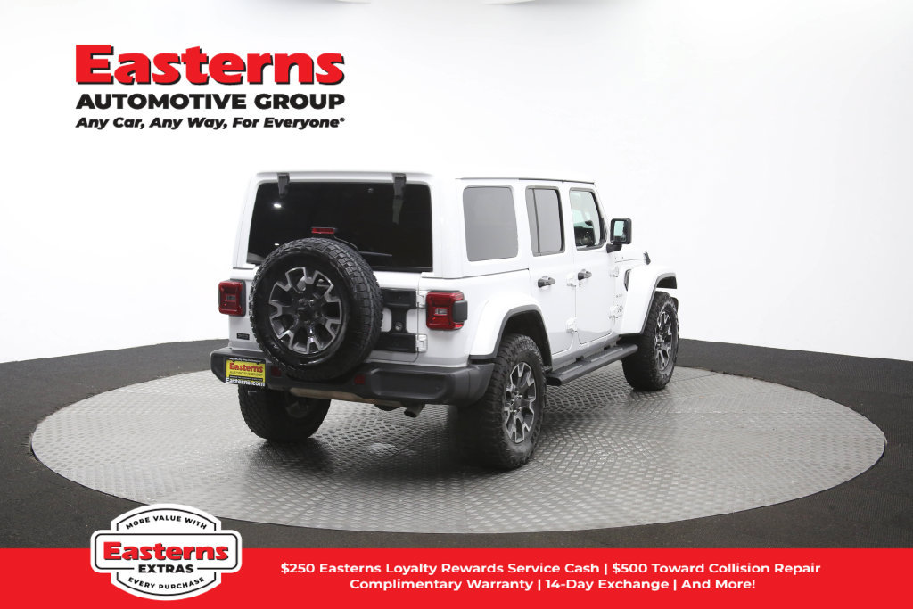 Used 2024 Jeep Wrangler Unlimited Sahara w/ Dual Top Group AWD/4WD image 40