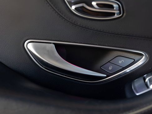 Used 2019 Mercedes-Benz S 560 4MATIC Coupe image 39