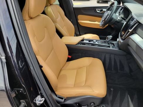 Used 2020 Volvo XC60 T5 Momentum AWD/4WD image 21