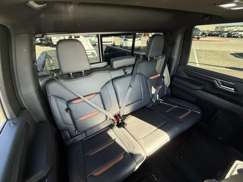 Used 2024 GMC Sierra 2500 AT4 w/ AT4 Preferred Package image 32