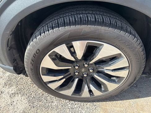 Used 2025 Ford Explorer Platinum w/ LUX Leather Package image 21