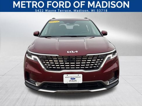 Used 2024 Kia Carnival SX Prestige image 3