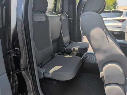 Used 2014 Toyota Tacoma PreRunner w/ SR5 Package RWD image 33