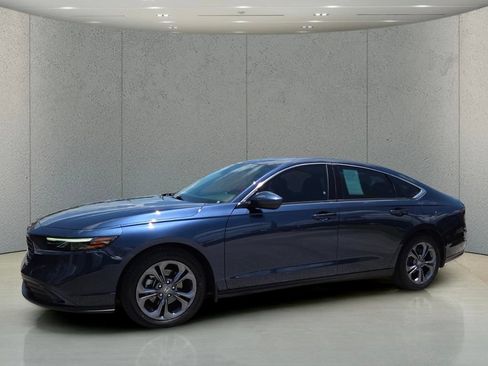 Used 2023 Honda Accord EX image 10