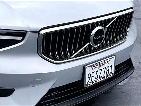 Used 2023 Volvo XC40 B5 Ultimate AWD/4WD image 33